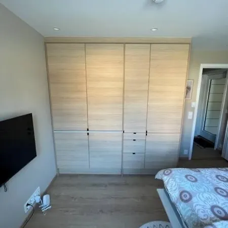 아파트 Leiligheit *